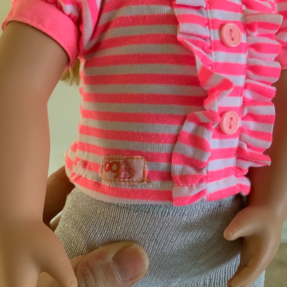 OUR GENERATION BATTAT DOLL 18” Inch Blonde Hair Green Eyes - Picture 4 of 10